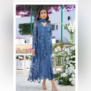 Nadia Farooqi zinnia outfit.